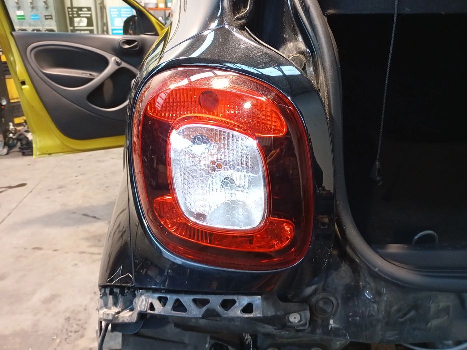 Farolim esquerdo SMART ForFour (453)