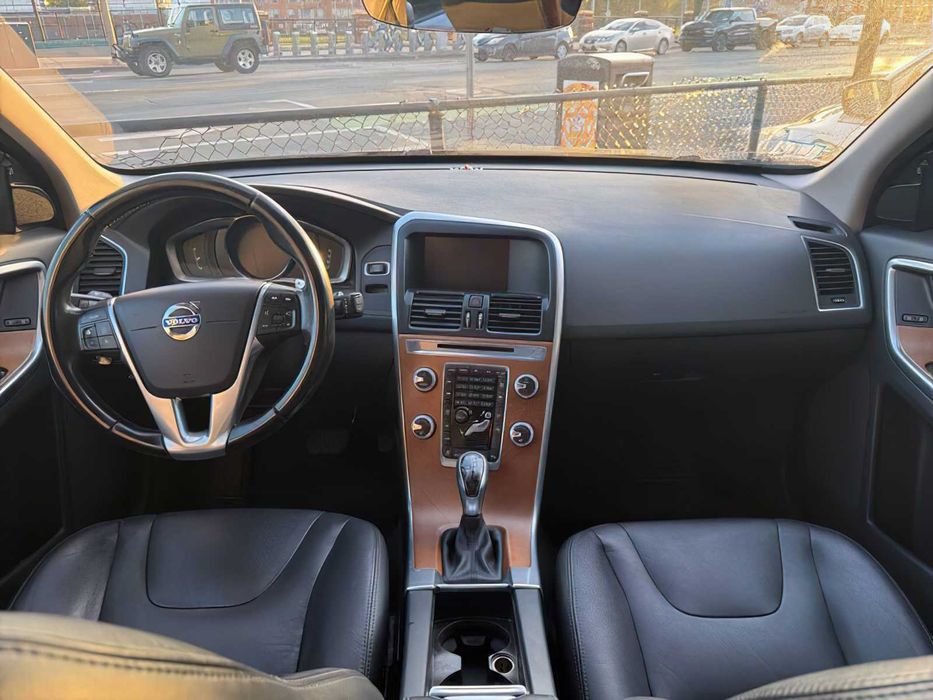 Volvo Xc60      2015