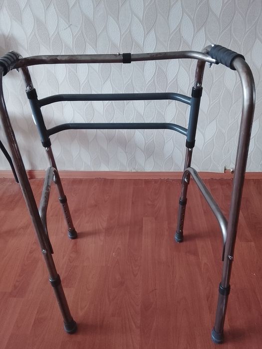 Продам ходунки ..