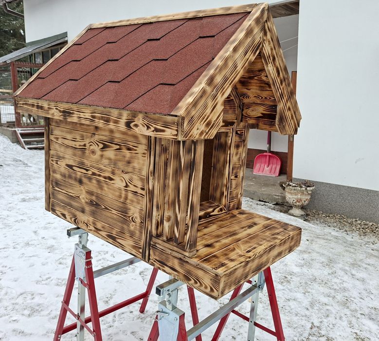 Buda dla psa ocieplana