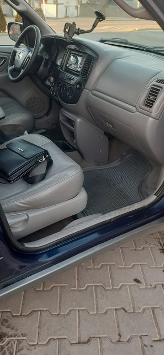 Продам Mazda Tribute