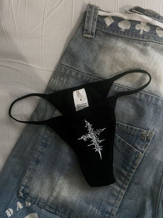 Аяғы байланған секс