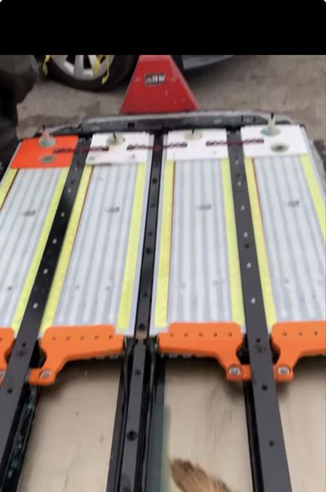 Продам батарею на Теслу модель 3 2018