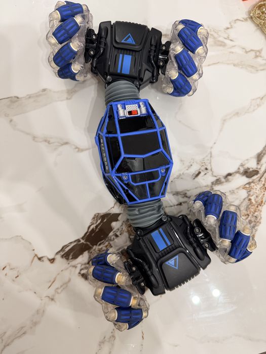 Машинки на пульту керування