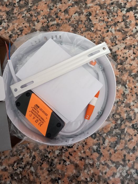 Focos novos ainda na caixa