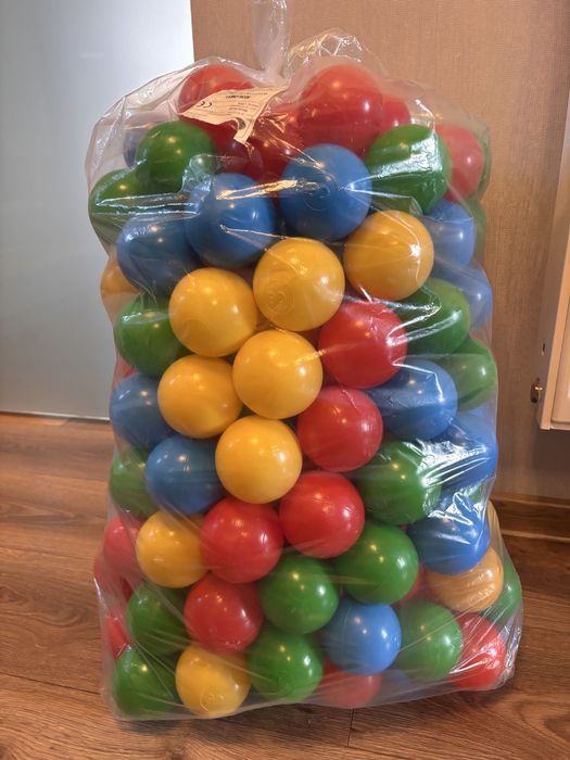 Kolorowe piłeczki średnica 7 cm do basenu z kulkami ok. 200 szt.