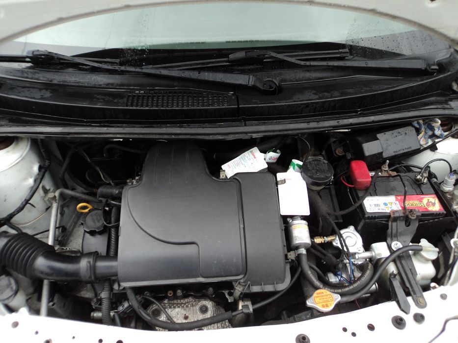 SUBARU JUSTY-DAIHATSU SIRION poj.998cm sam. osob.z LPG 2010 ROK.