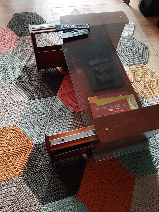 Mesa de centro com arrumos secretos64739995498627122