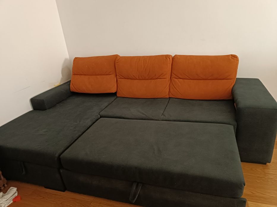 Sofa cama preto e laranja