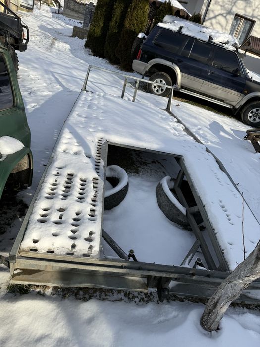 Платформа на евакуатор  лавета