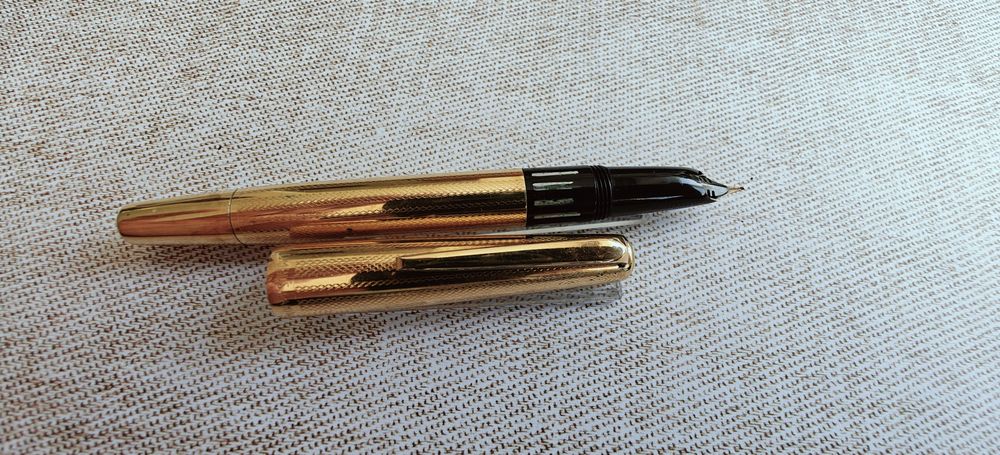 Włoskie pióro wieczne Columbus rolled gold EF flex