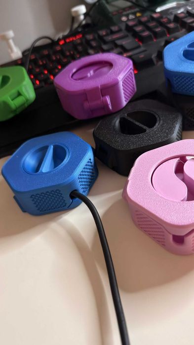 Impressão 3D personalizada em Gaia e Porto / peças simples, suportes e organizadores