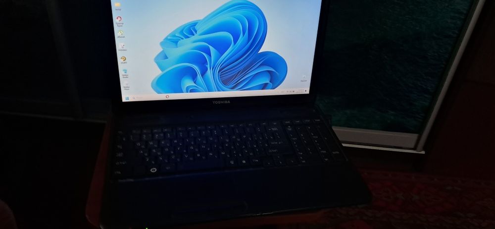 Продам новтбук TOSHIBA