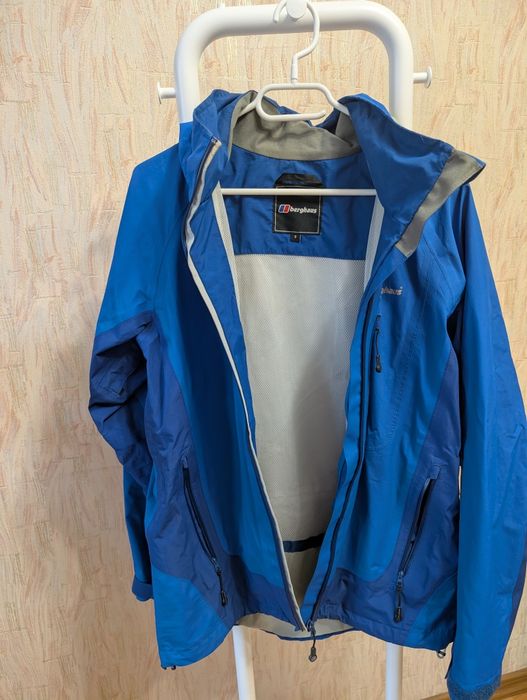 Куртка вітровка Berghaus gore-tex S M розмір