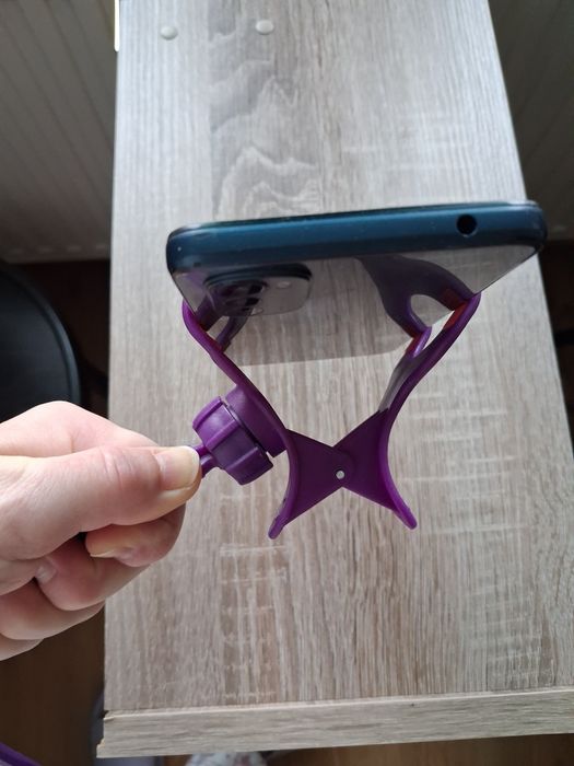 Elastyczny uchwyt na telefon