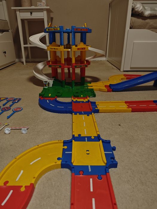 Garaż parking wielopoziomowy Wader  + tor + znaki