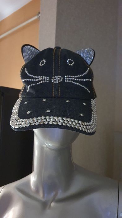 Бейсболка джинсовая,  стильная.