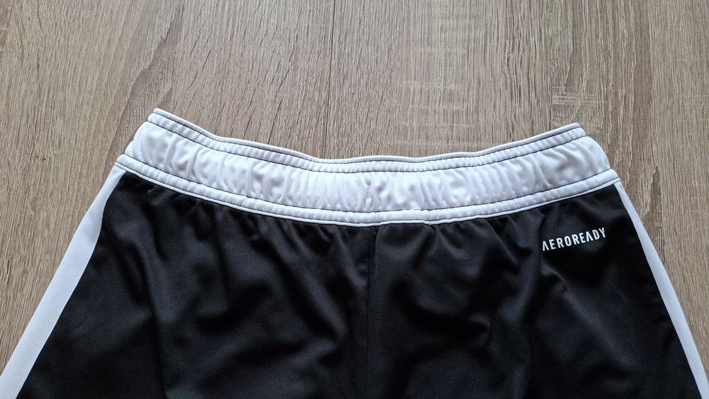 Spodenki chłopięce Adidas 152