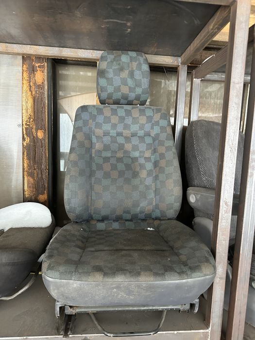 Сиденье  переднее Mercedes Vito 638