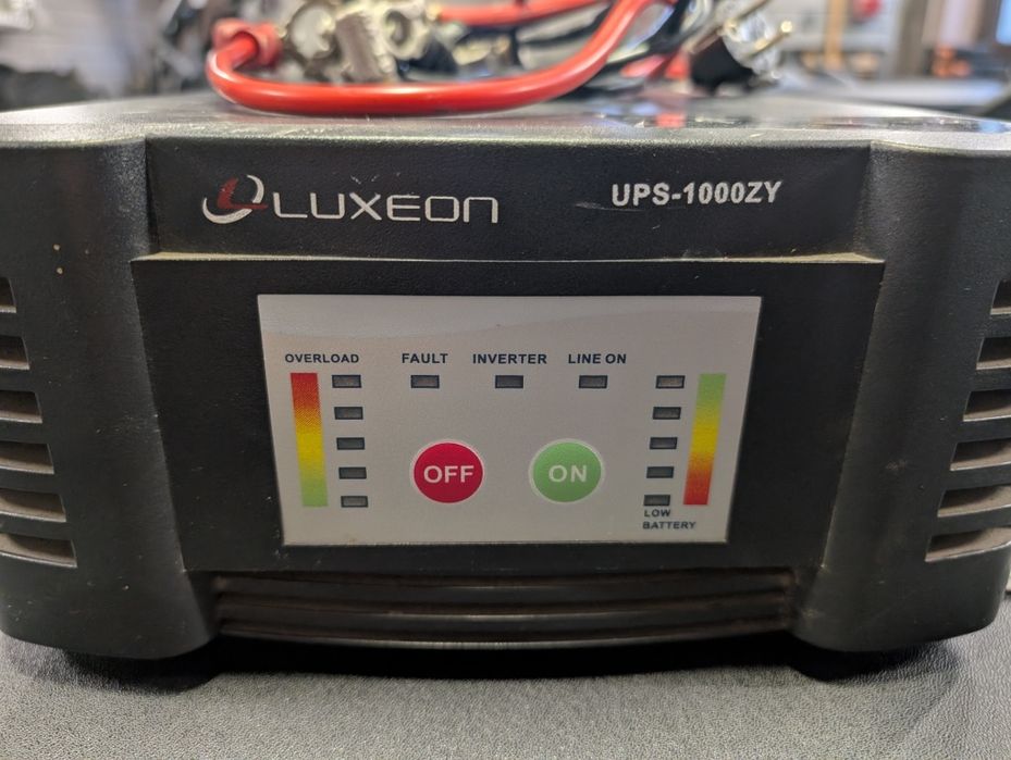 джерело безперебійного живлення (ДБЖ) моделі Luxeon UPS-1000ZY