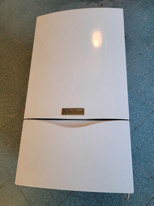 Kocioł Vaillant VUI PL 280-7 + sterownik VRT 390 + pompa + rury, 100% sprawności