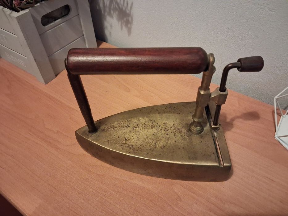 Stare Żelazko na duszę mosiądz zabytek techniki