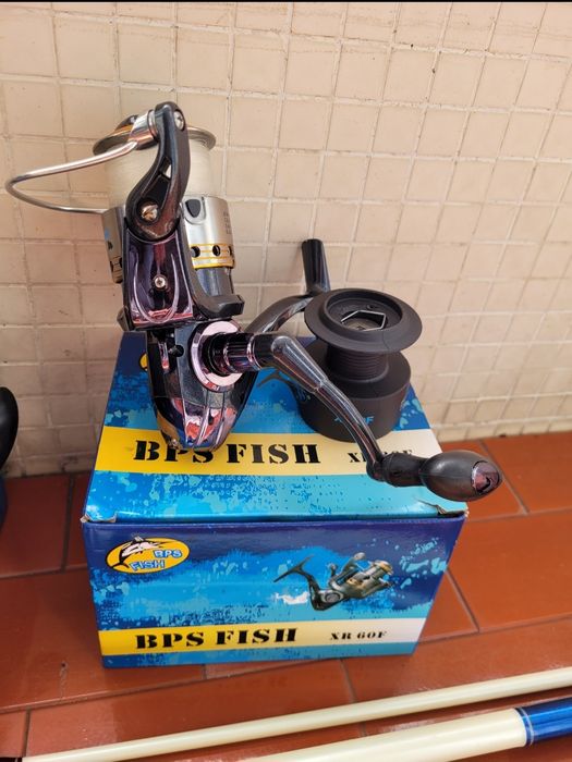 Oportunidade! Equipamento de Pesca – Canas 3M e Molinetes + Extras!