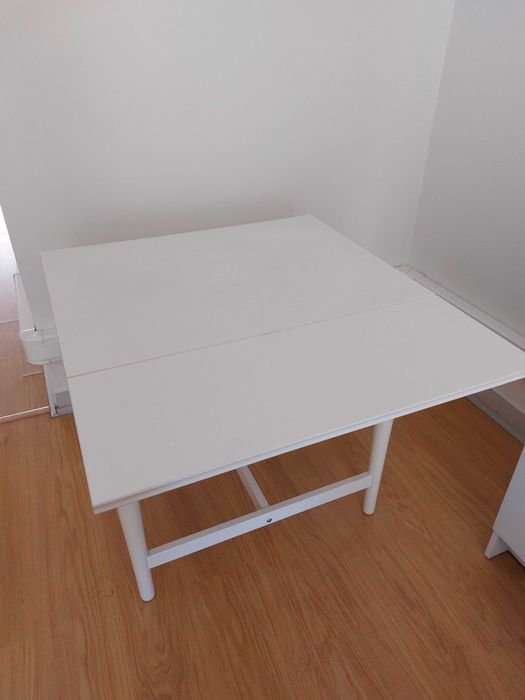 Foldable-Leaf Table IKEA + 4 Chairs64552771513730122