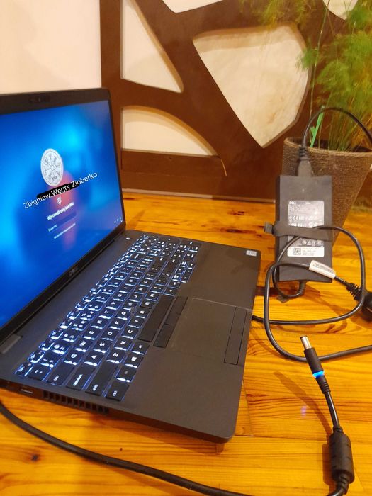 Laptop DELL latitude 5500, 240 gb ssd, 16 gb ram, intel i5 8gen