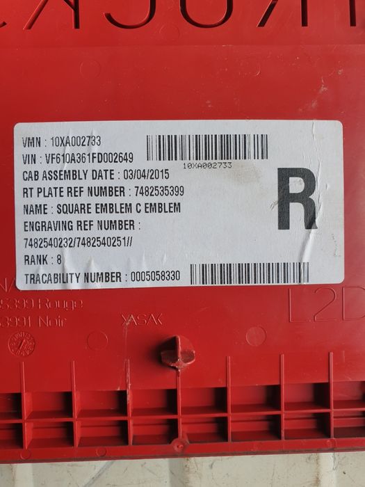 Emblemat Znaczek Logo kabiny Renault gama T