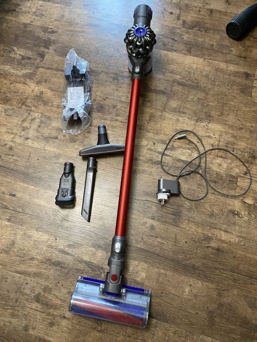 Аккумуляторный пылесос Dyson V6 Fluffy