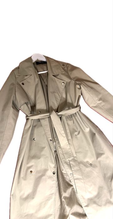 Бежевий тренч (плащ)