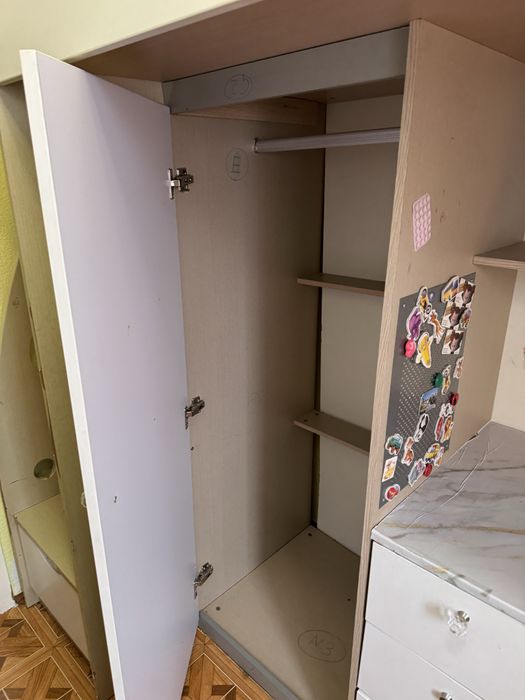 Дитяча кровать+стіл +шкаф матрас три в одному по гарні ціні!