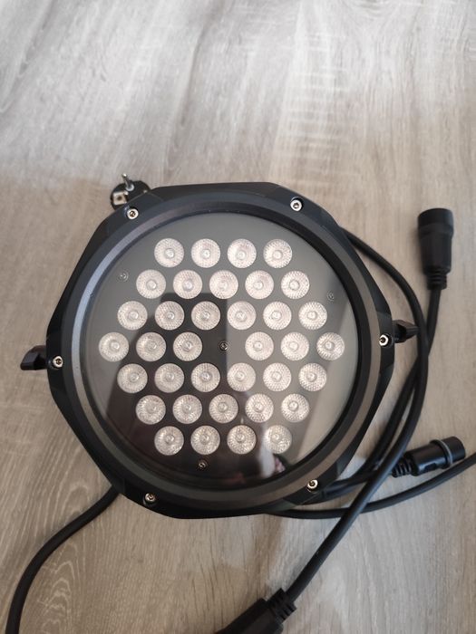 Reflektor LED 36 diodami