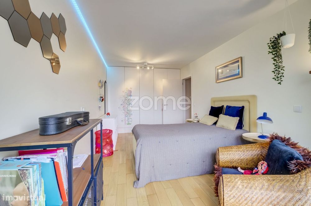 Apartamento T3 todo renovado c/garagem na Av. de Londres em Guimarães