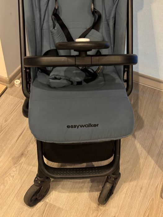 Прогулянкова коляска Easy Walker Miley² FULL