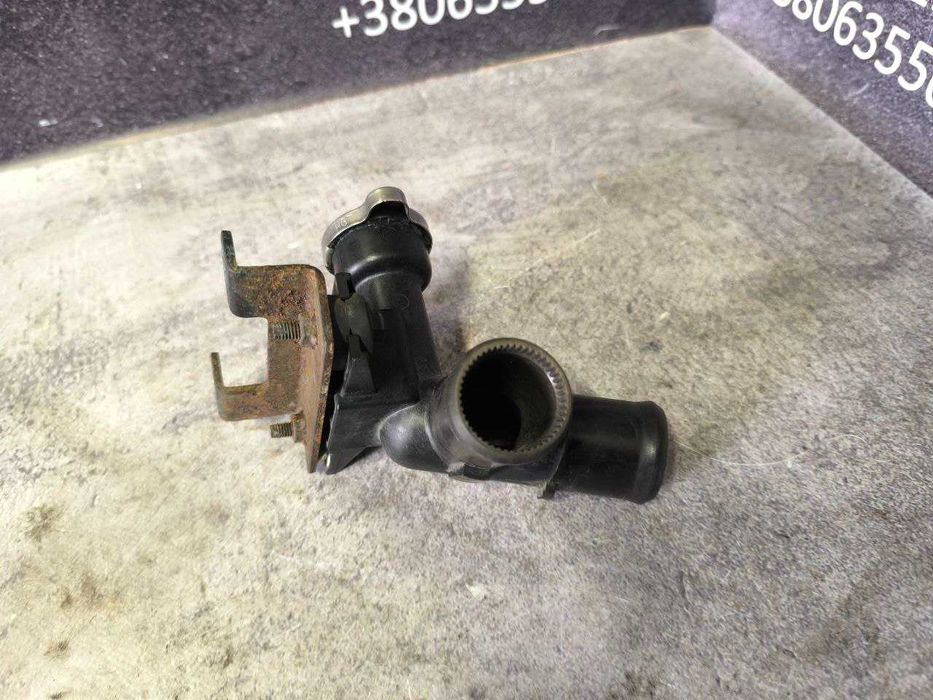 Патрубок трійник фланець термостата Kia Ceed 2 JD 12-18  25329-1P100
