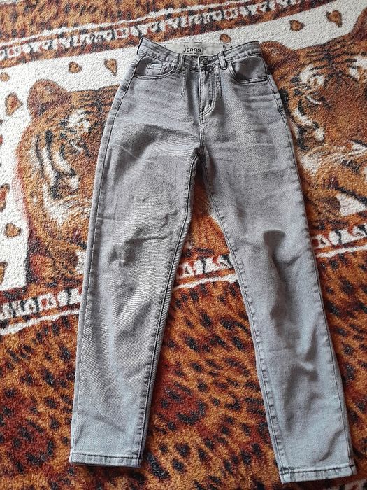 Джинси мом в сірому кольорі