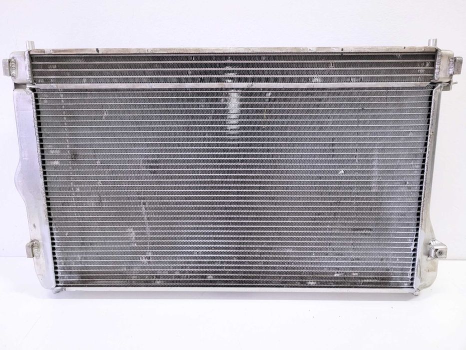 Aston Martin DBS V12, Virage - chłodnica wody + oleju skrzyni