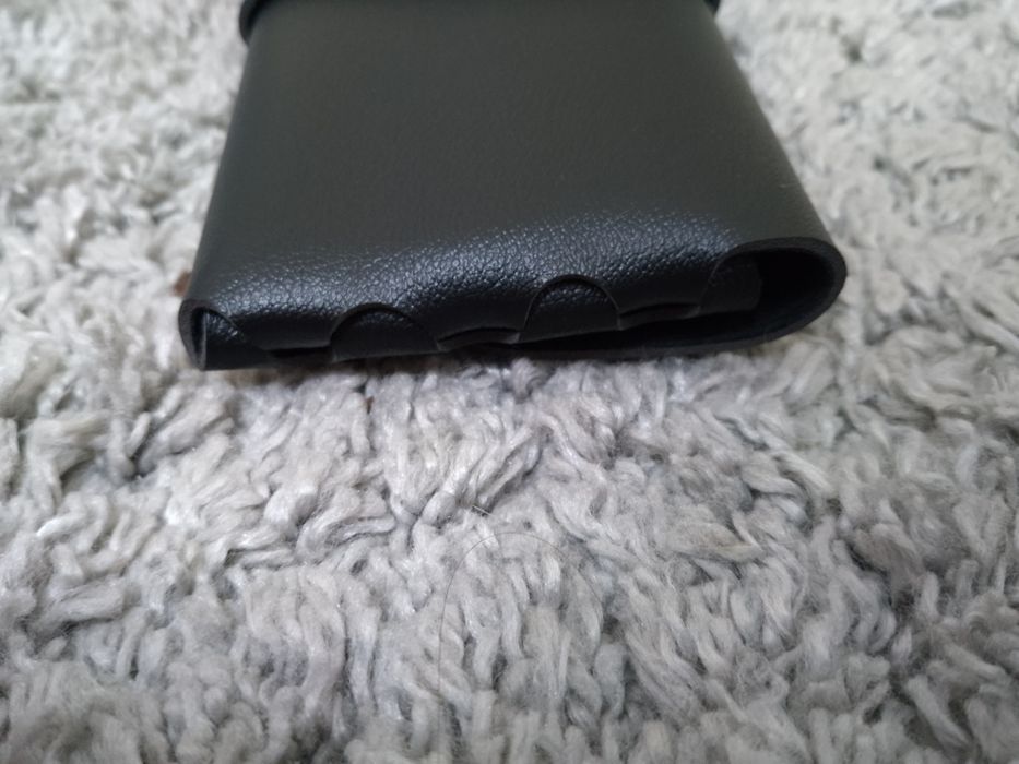 Солідний футляй для окулярів! Новий!