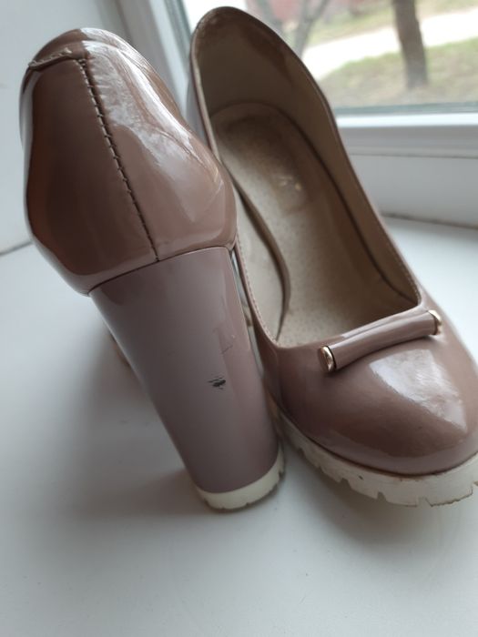 Туфлі жіночі , туфлі лакові