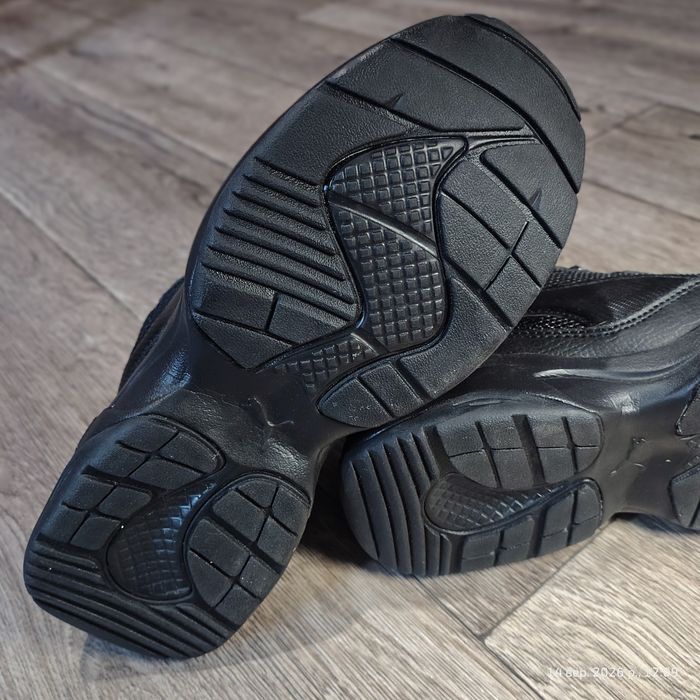 кросівки жіночі Puma