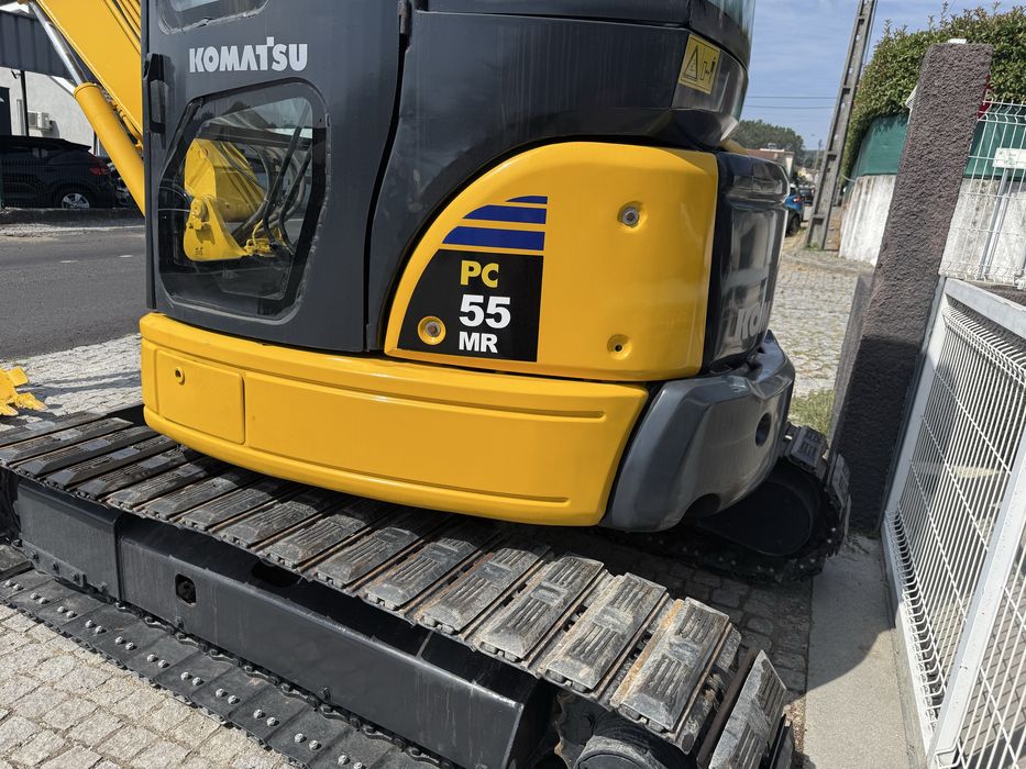 Retroescavadora KOMATSU MR55
