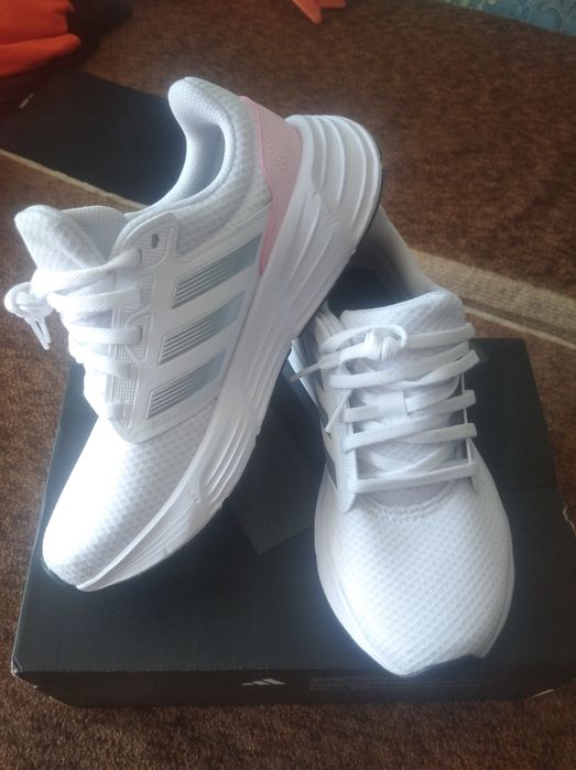 Білі красовкі,є коробка,оригінал