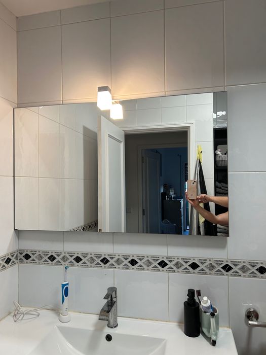 Dois espelhos casa de banho com luz