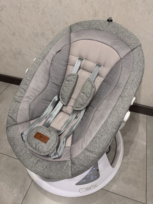 Інноваційний заколисуючий центр MoMi PEARL