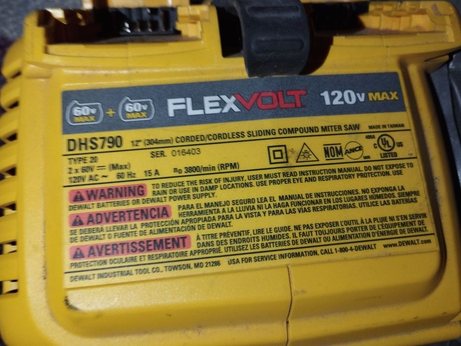 Инструмент Dewalt продам