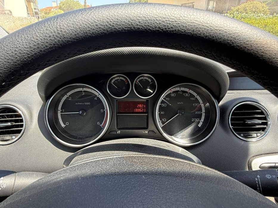 Peugeot 308 — fotografia 5