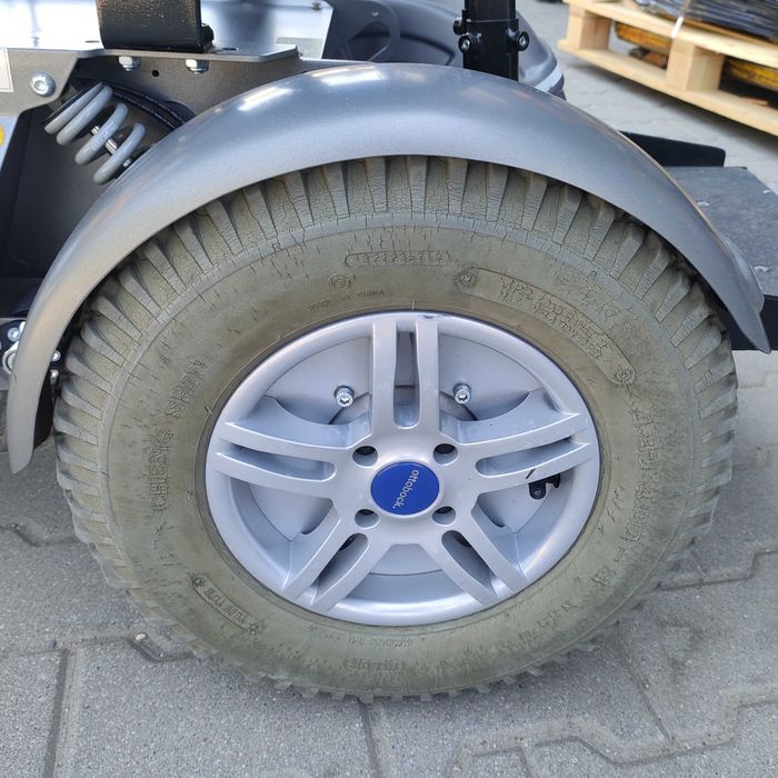 Wózek inwalidzki elektryczny terenowy Ottobock C2000 Recaro + nowe aku