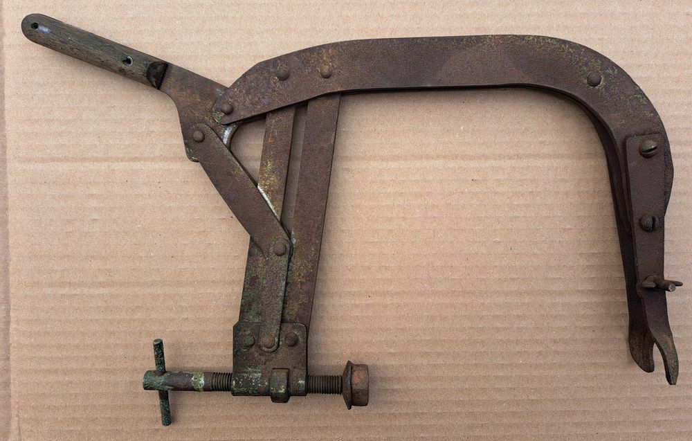 Serviço de limpeza de peças a jato de granalha de vidro.